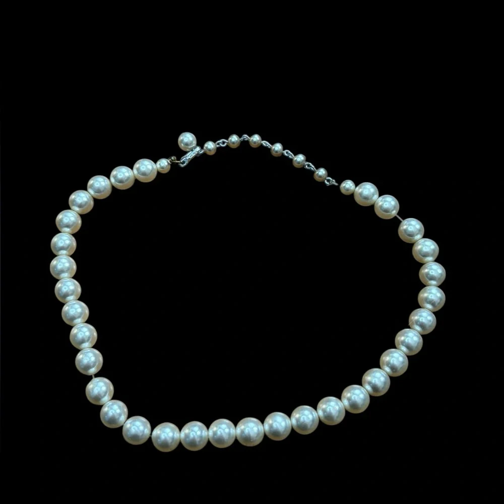 Vintage White Bead Faux Pearl Knotted Choker Necklace Made in Japan